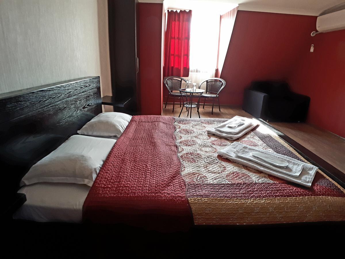 Vazi Hotel ティビリシ エクステリア 写真